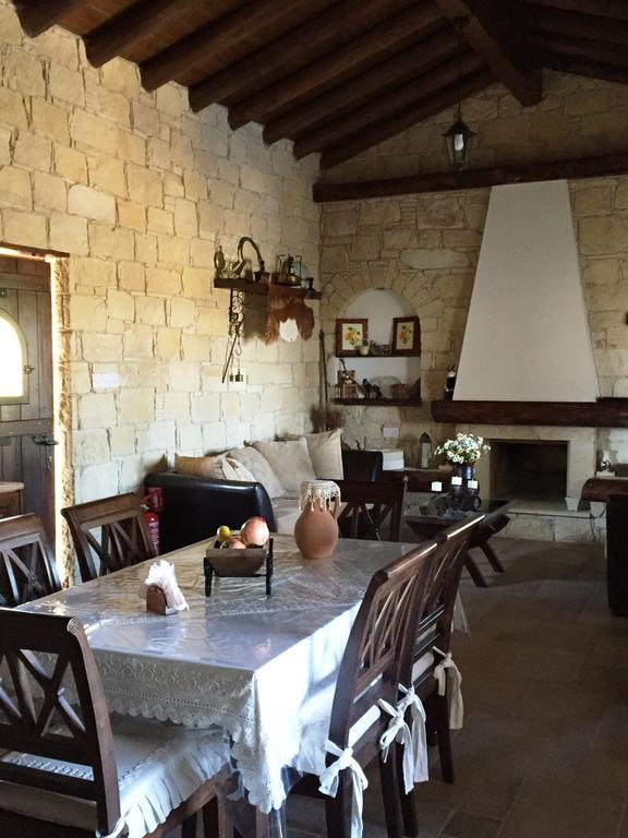 Paradise Traditional House Maroni Luaran gambar